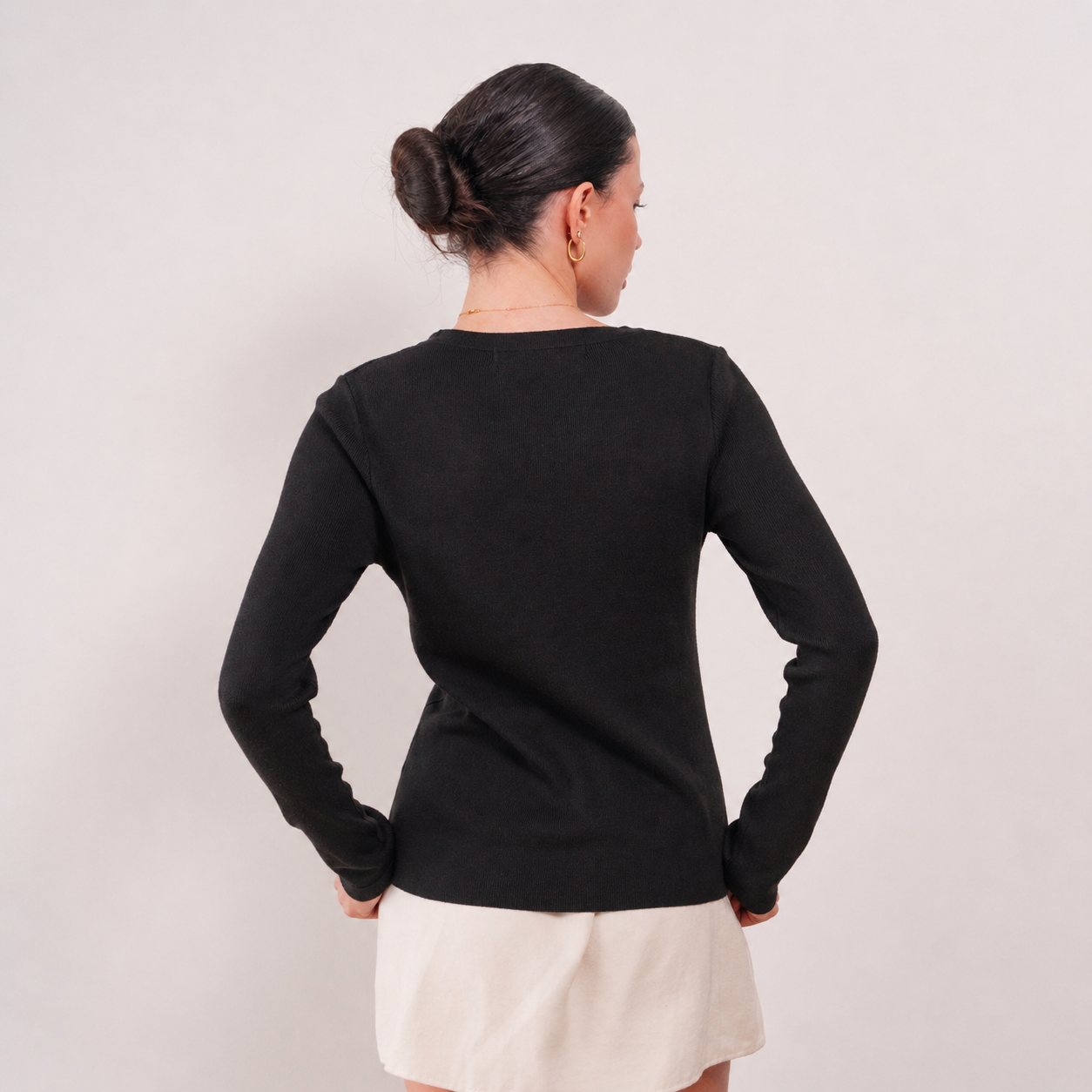 THE ÉLANE ESSENTIAL SWEATER TOP