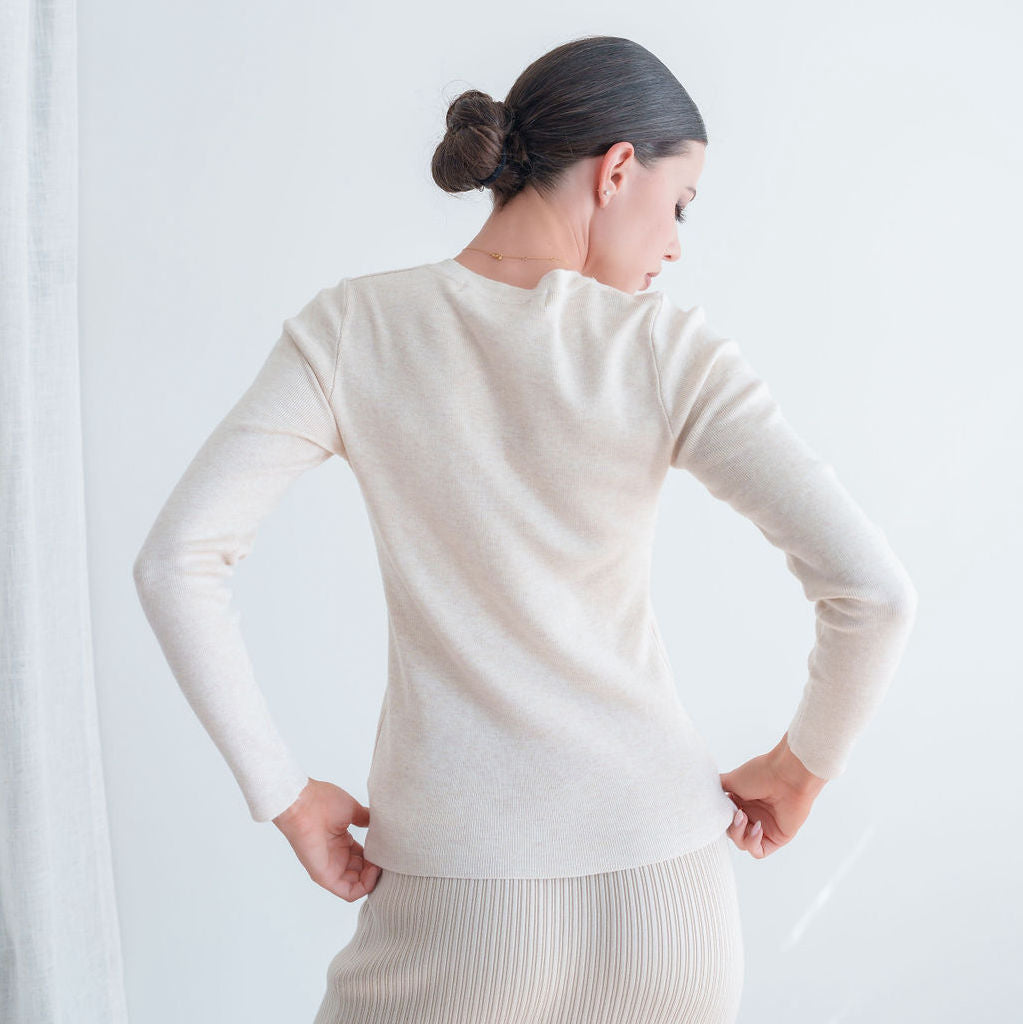 THE ÉLANE ESSENTIAL SWEATER TOP