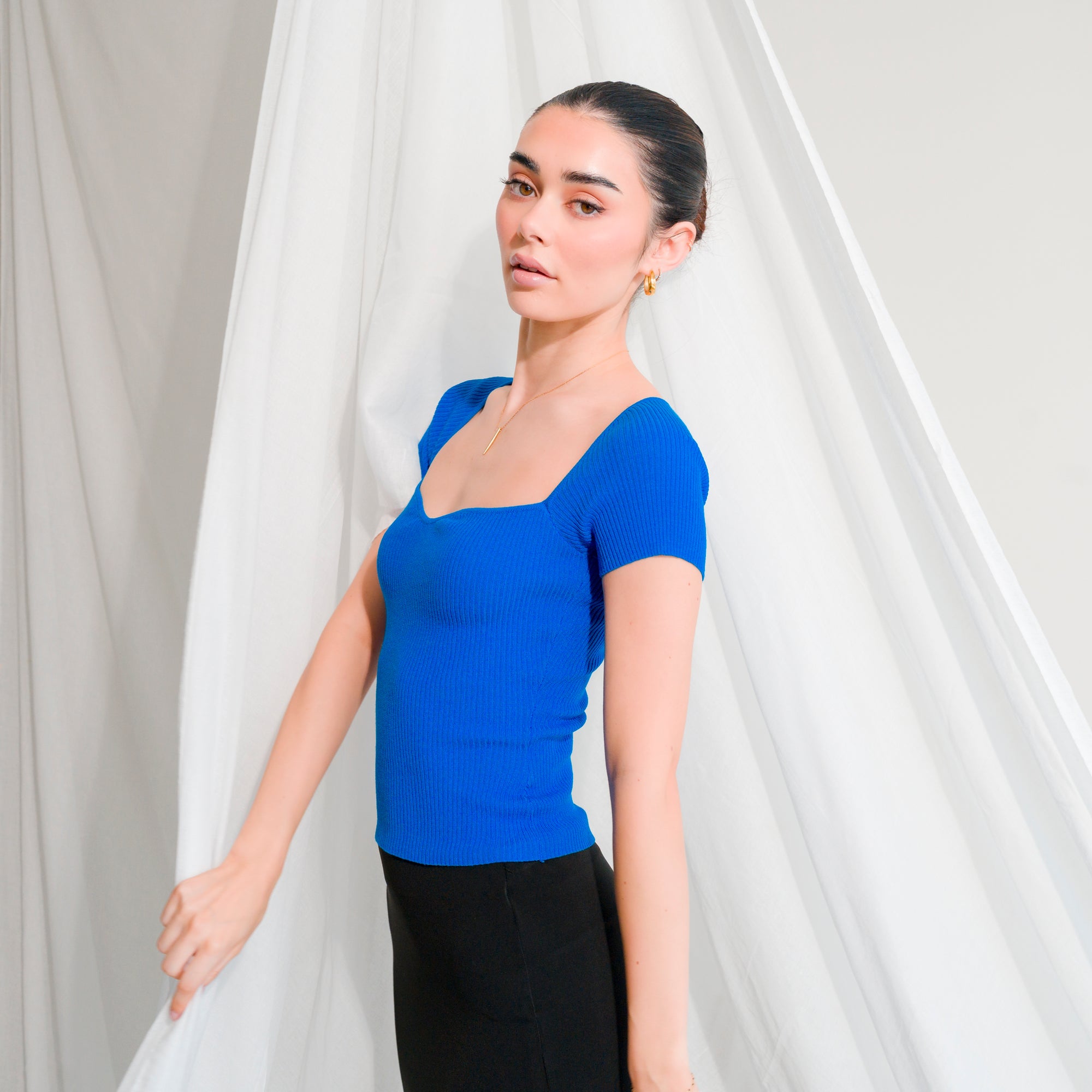 Soft Seamless T-Shirt with Sweetheart Neckline
