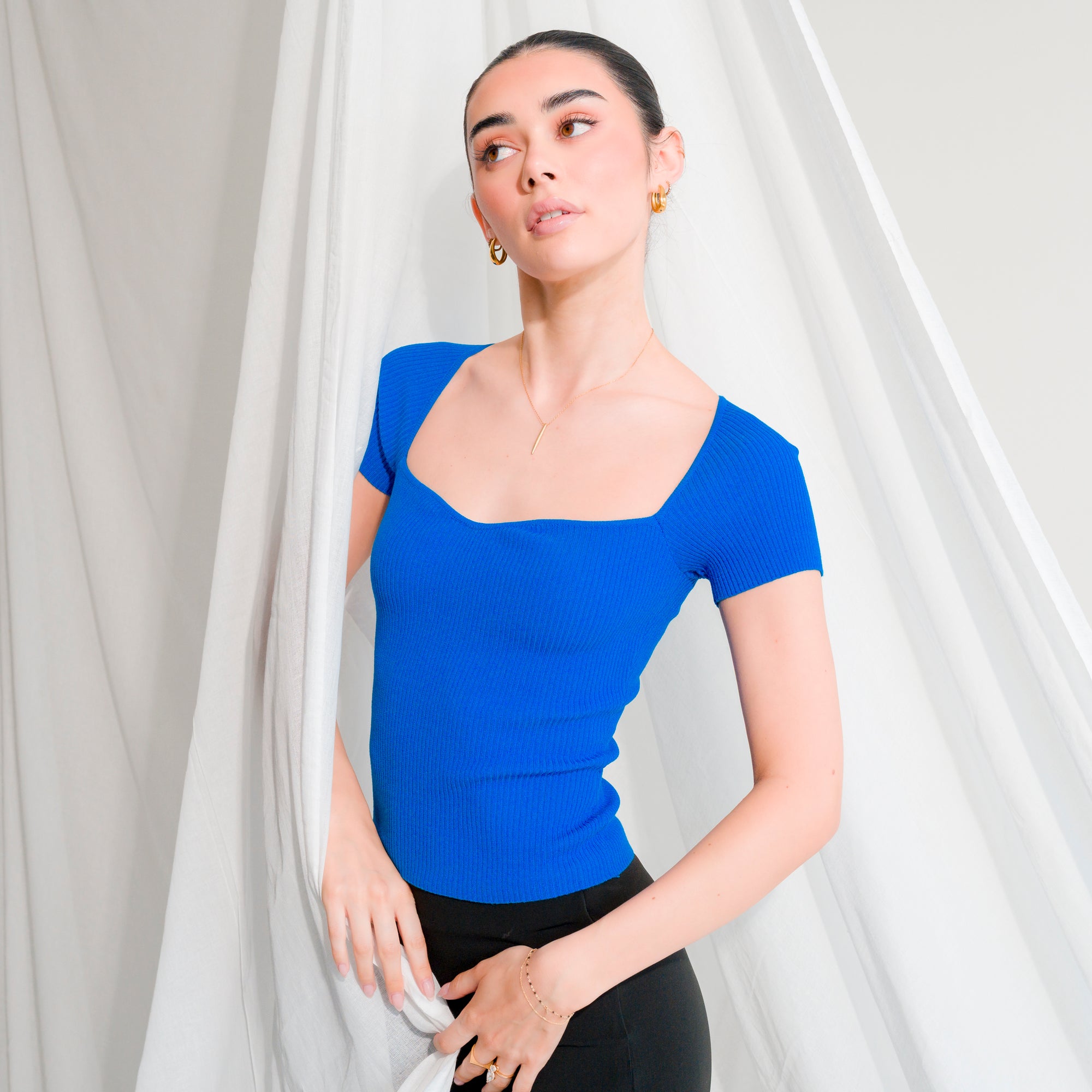 Soft Seamless T-Shirt with Sweetheart Neckline