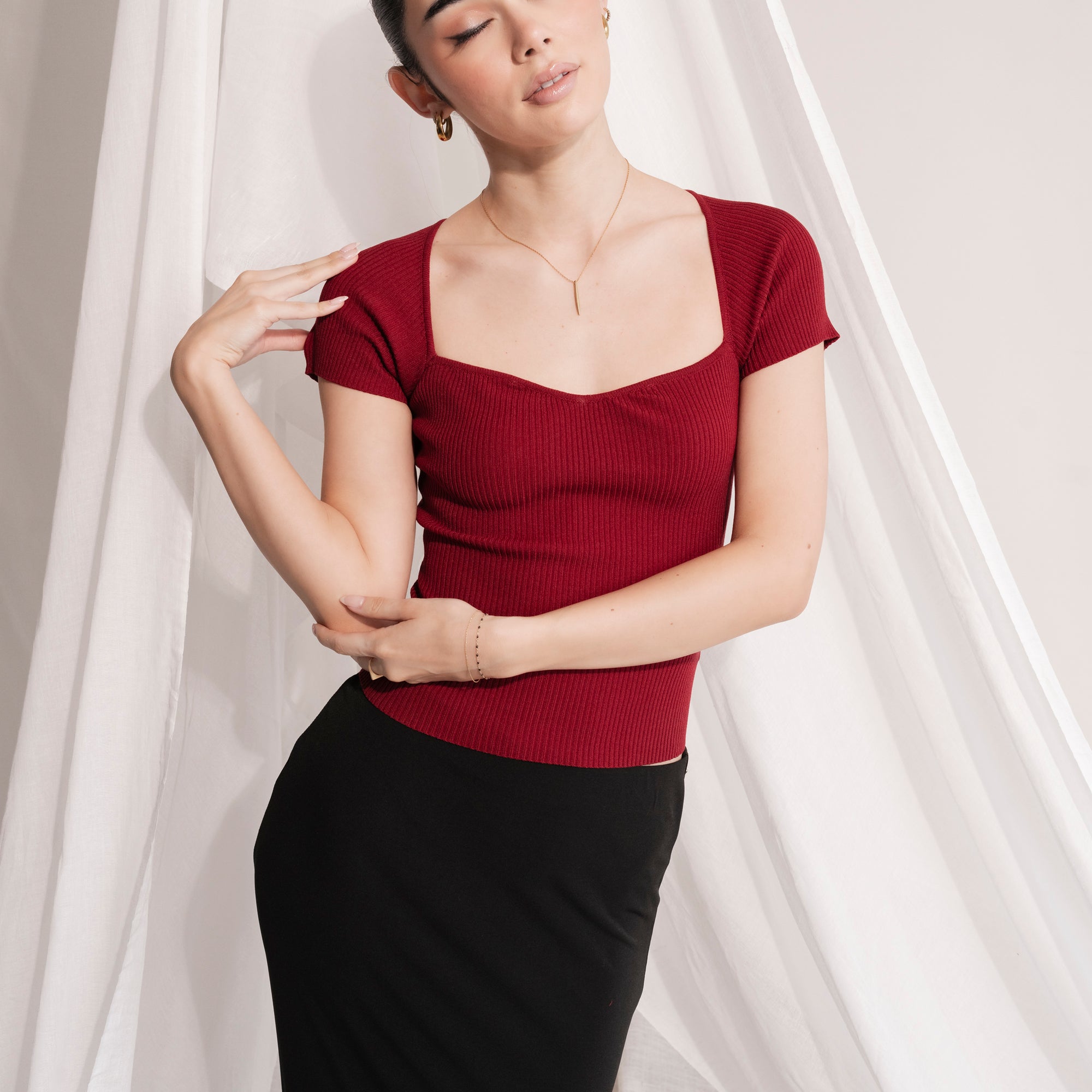 Soft Seamless T-Shirt with Sweetheart Neckline