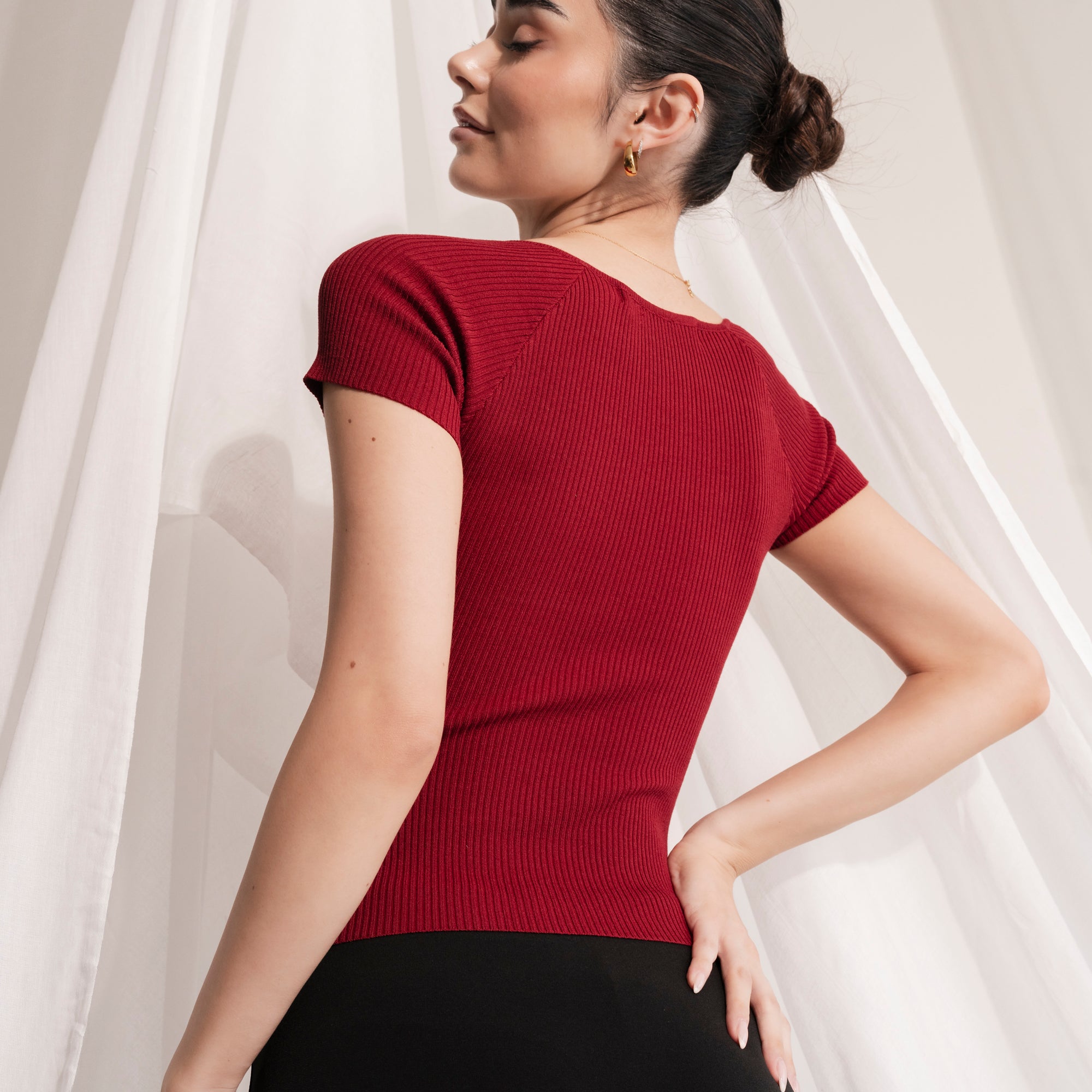 Soft Seamless T-Shirt with Sweetheart Neckline