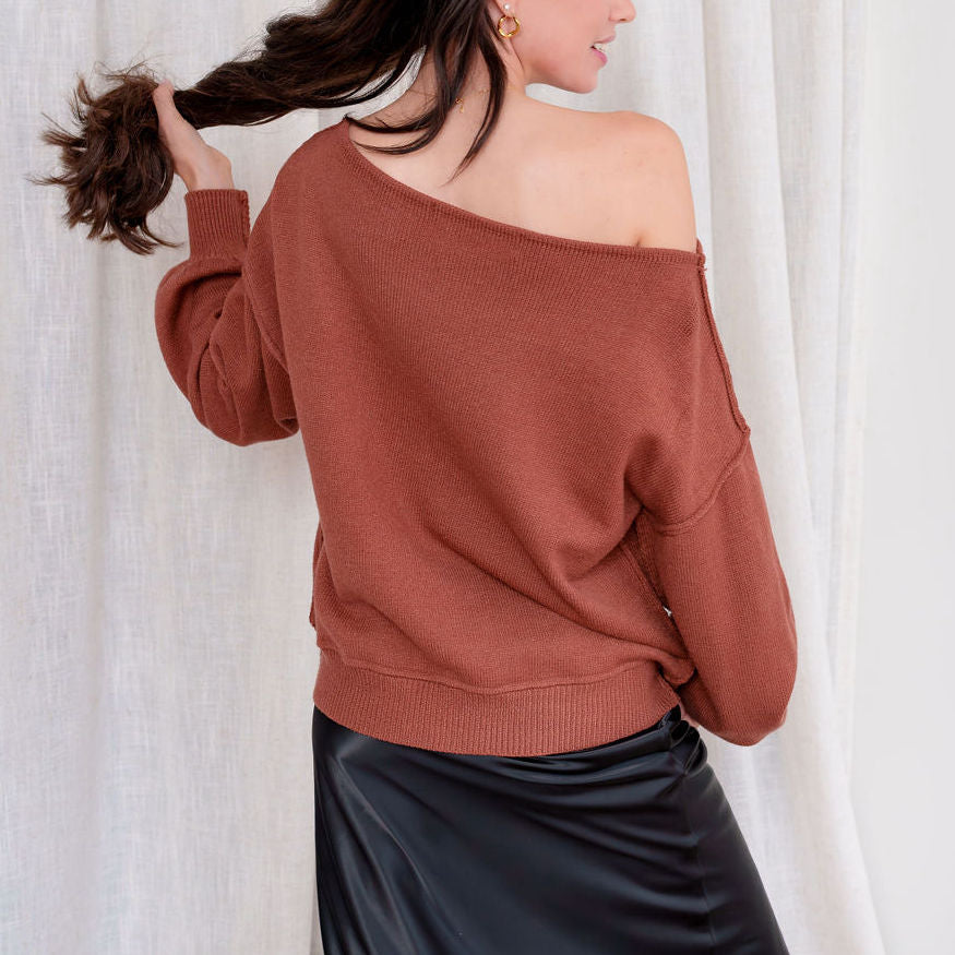 Rust Tunic Sweater With Boat Neck Design
