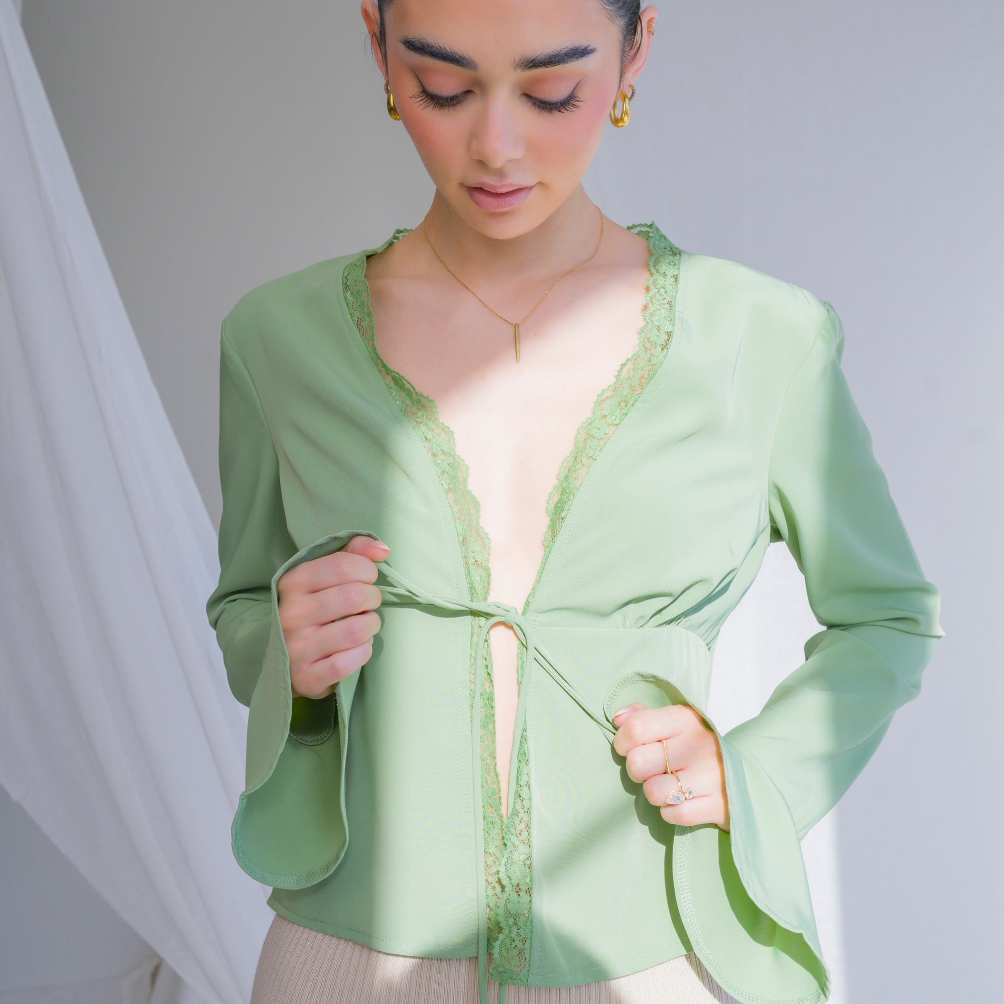 THE COLETTE LACE BLOUSE
