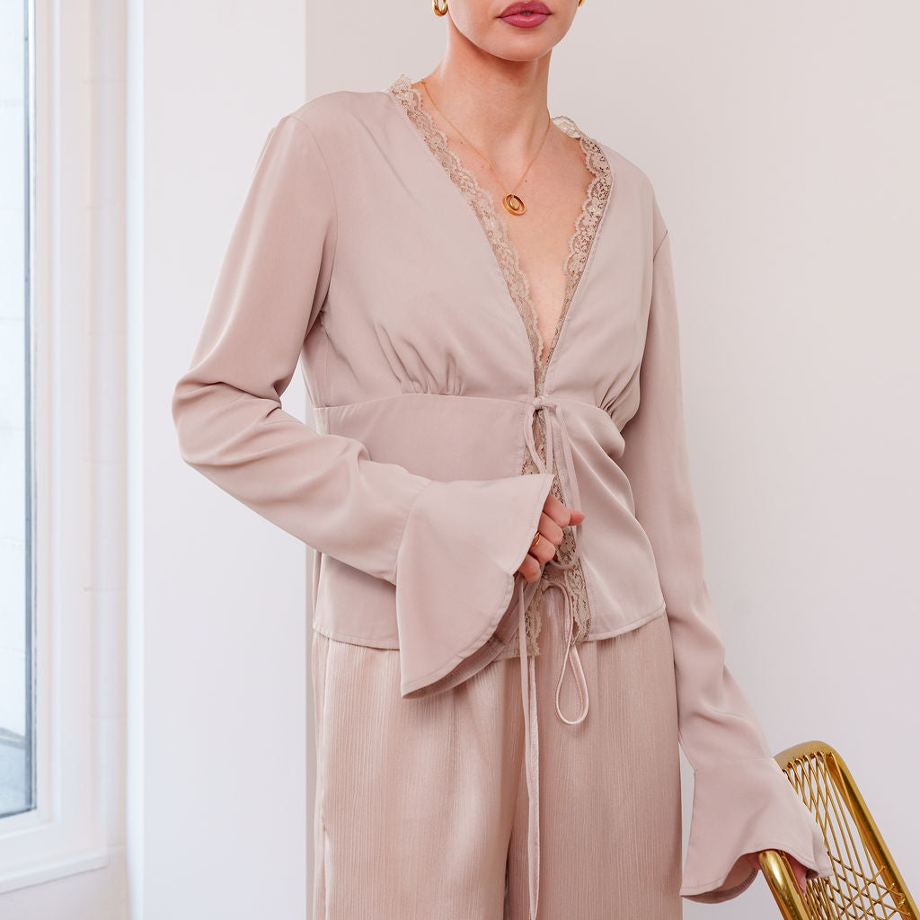 THE COLETTE LACE BLOUSE