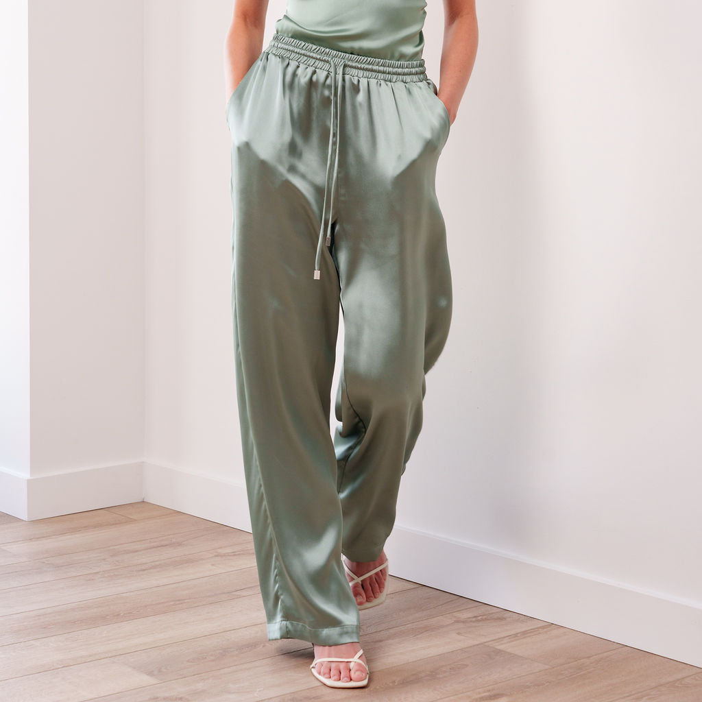 THE AURÉLIA FLUID SATIN TROUSER AND TANK SET