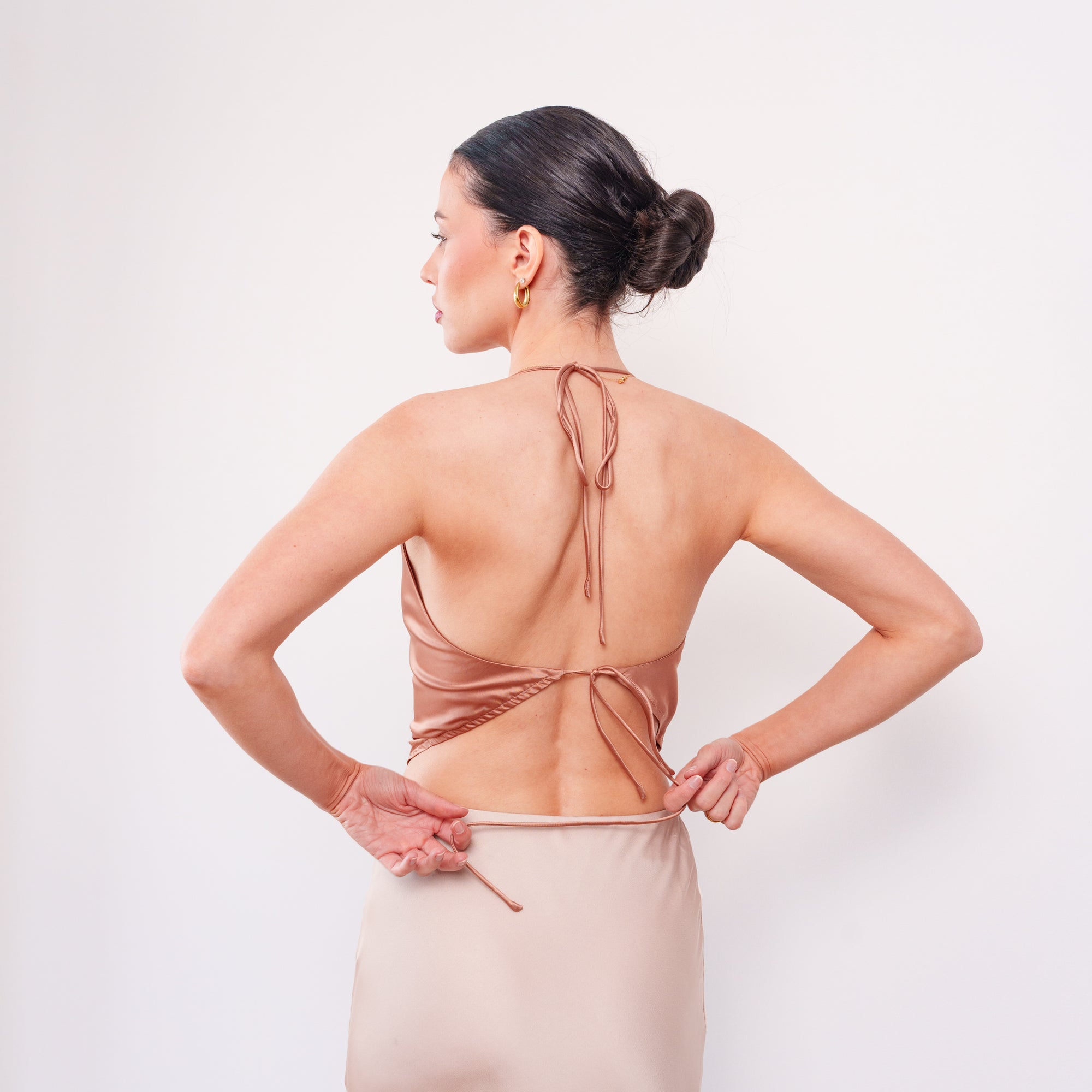 THE ÉRA SATIN HALTER TOP