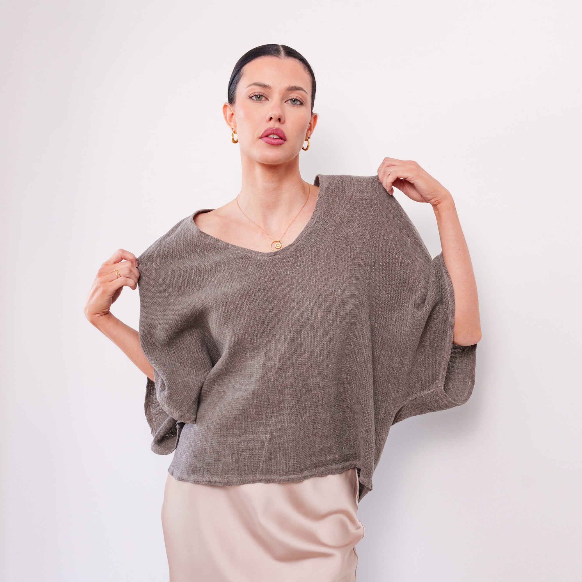 THE LYSÉA LINEN BLOUSE
