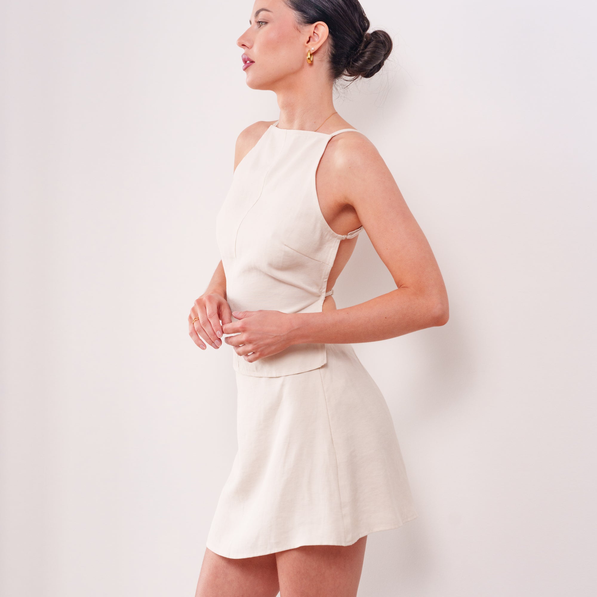 THE VÉLINA LINEN TWO-PIECE SET